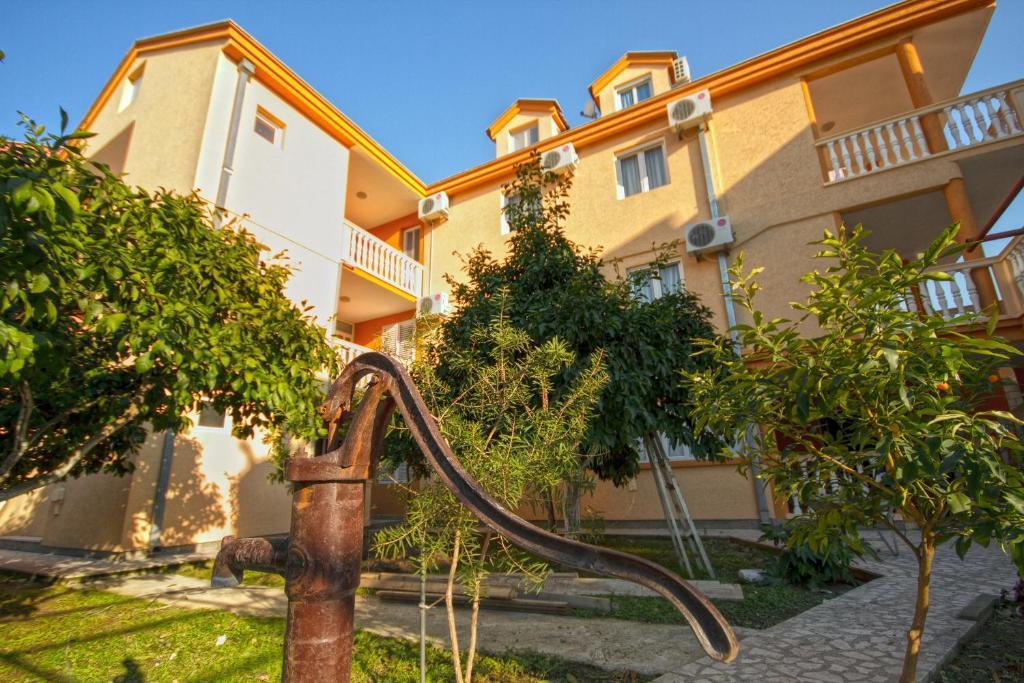Apartments Dalila Ulcinj Exterior foto