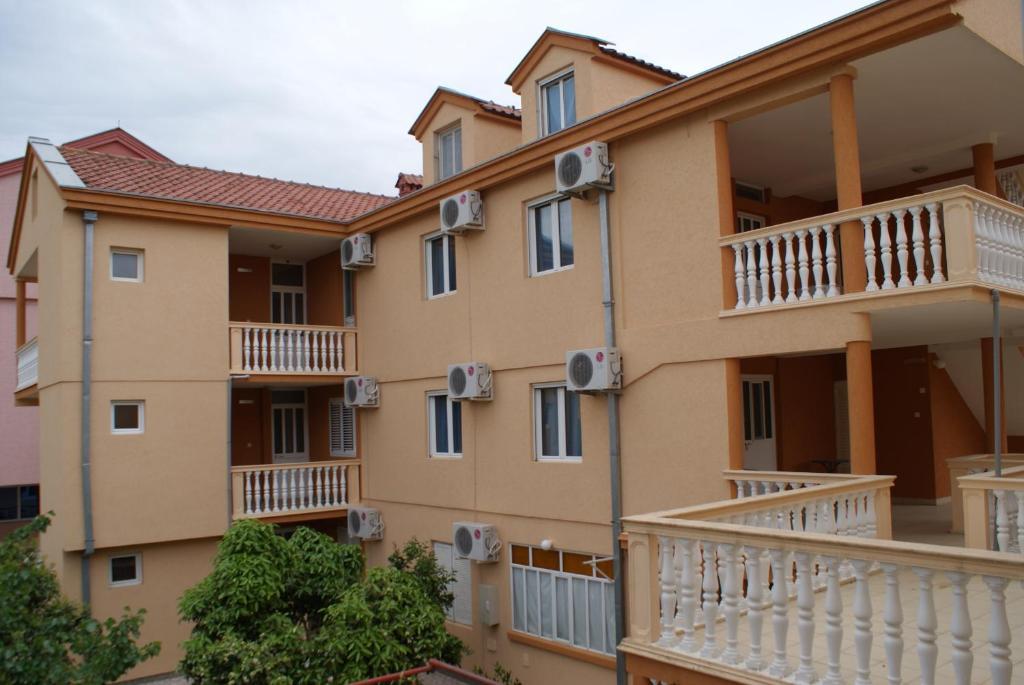 Apartments Dalila Ulcinj Exterior foto